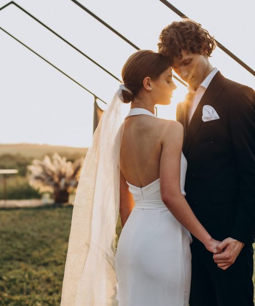 Braut und Bräutigam bei ihrer Hochzeitszeremonie